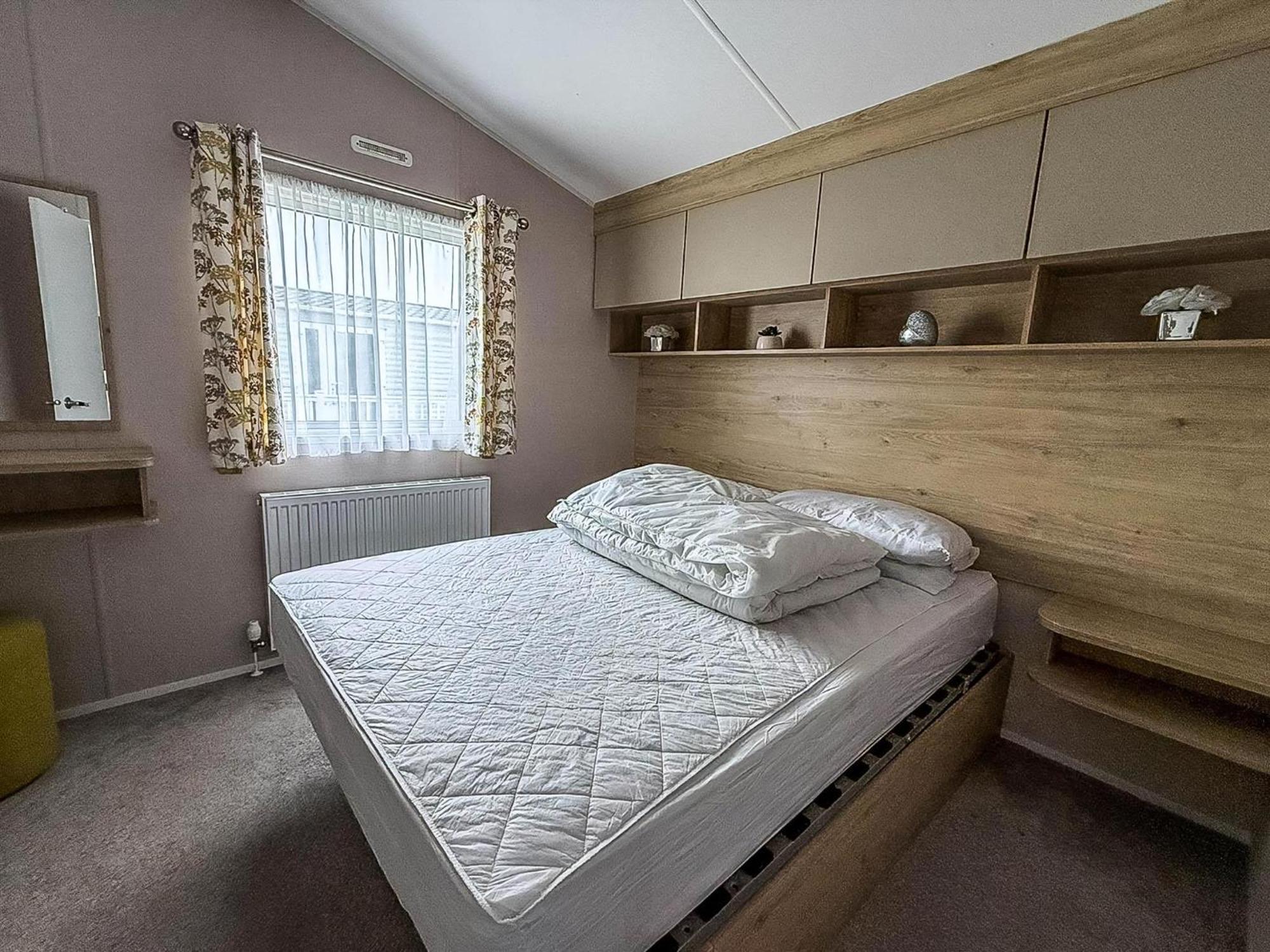 Modern 6 Berth Caravan With Wifi At St Osyth Beach In Essex Ref 28008Pm Clacton-on-Sea Exterior foto